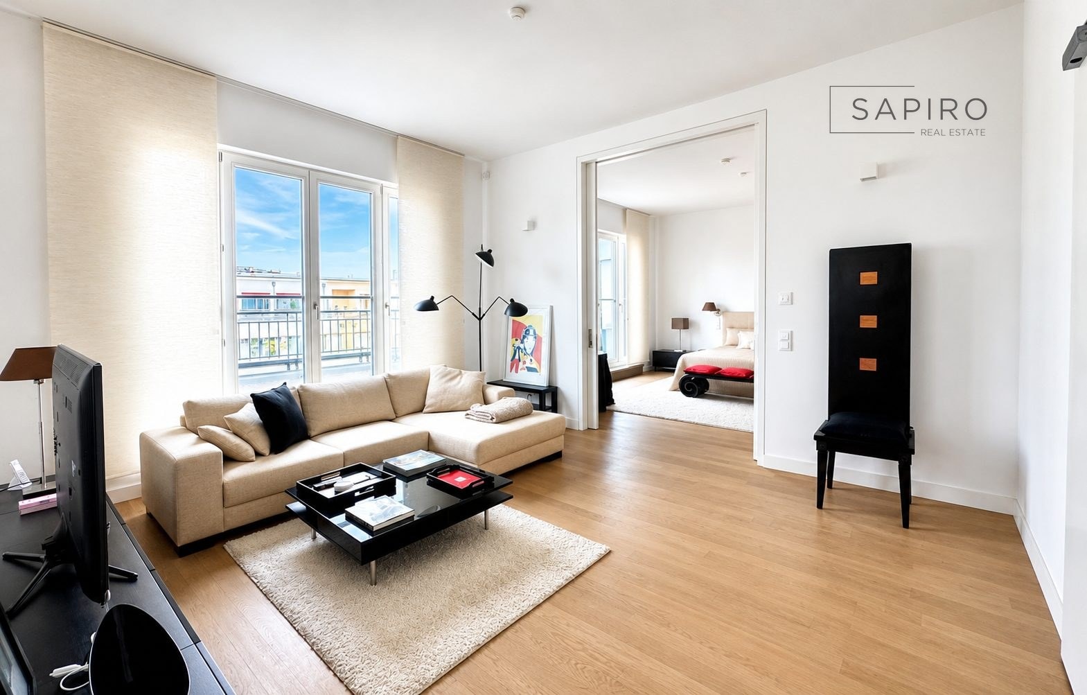 REPRÄSENTATIVES, LICHTDURCHFLUTETES PENTHOUSE IN TOP-ZUSTAND MIT DACHTERRASSE AM OLIVAER PLATZ