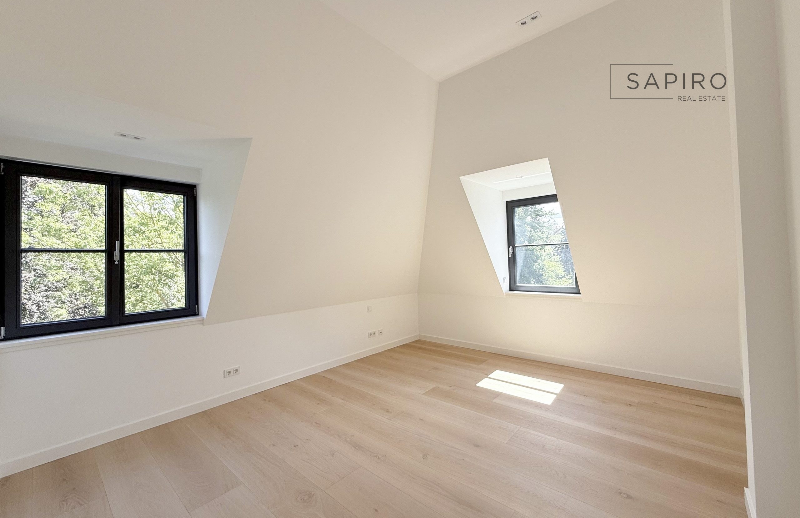 LICHTDURCHFLUTETES NEUBAU-PENTHOUSE MIT DECKENHÖHEN BIS CA. 3,30 M IN RUHIGER ZEHLENDORFER LAGE — 7
