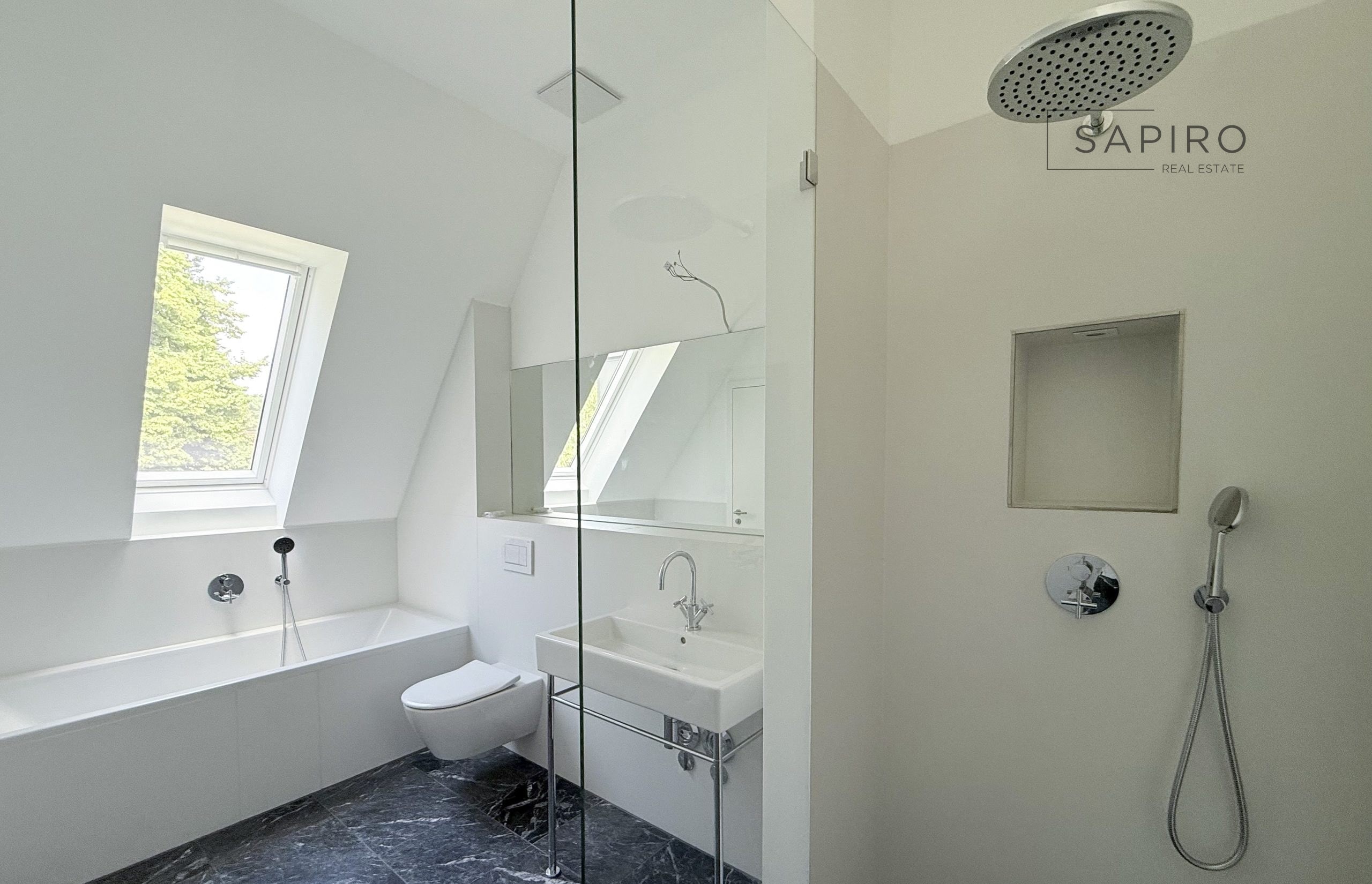LICHTDURCHFLUTETES NEUBAU-PENTHOUSE MIT DECKENHÖHEN BIS CA. 3,30 M IN RUHIGER ZEHLENDORFER LAGE — 9