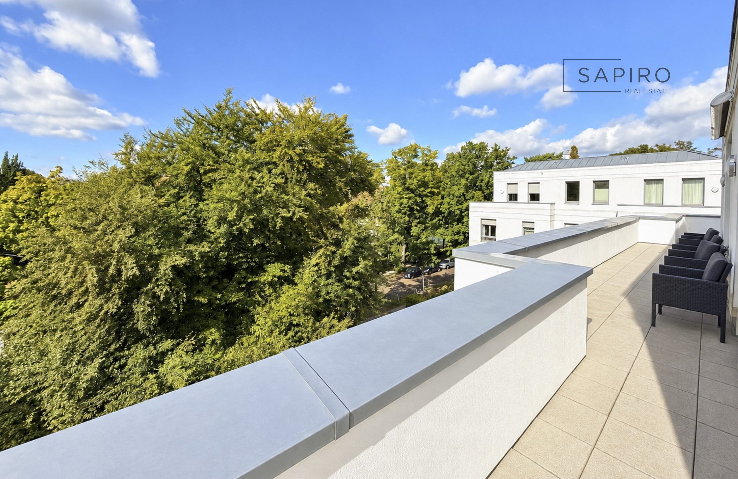 EXKLUSIVE 3 ZIMMER PETHOUSEWOHNUNG IN RUHIGER LAGE VON BERLIN-ZEHLENDORF — 3