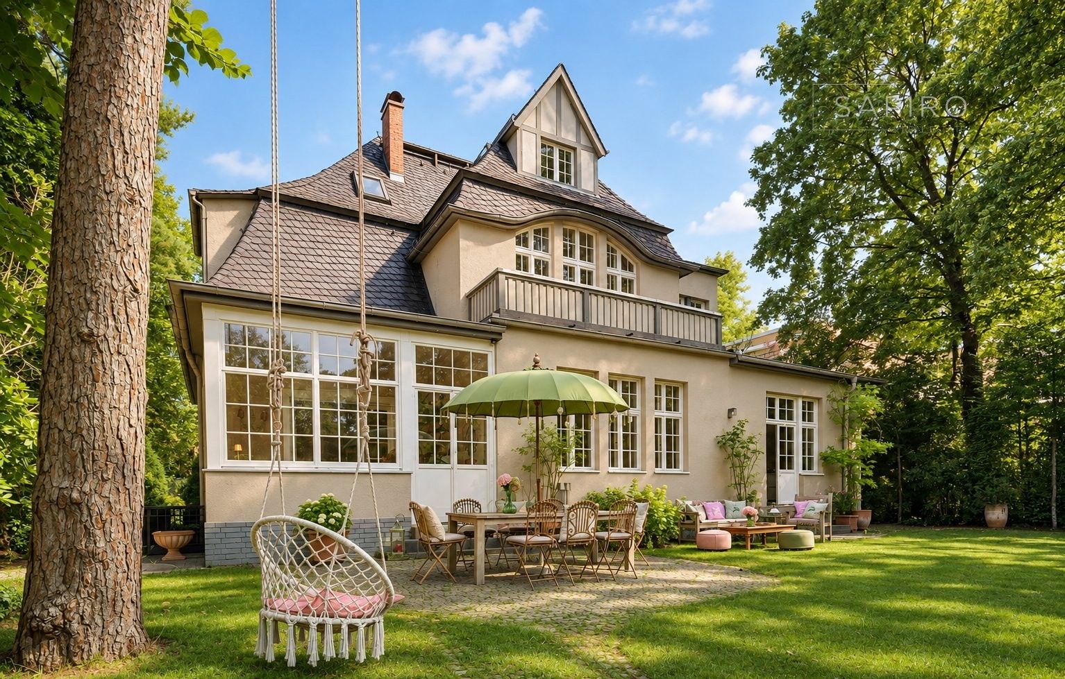 REPRÄSENTATIVE VILLA MIT STUCK, HOHEN DECKEN UND BESONDEREM CHARAKTER IN BERLIN-NIKOLASSEE