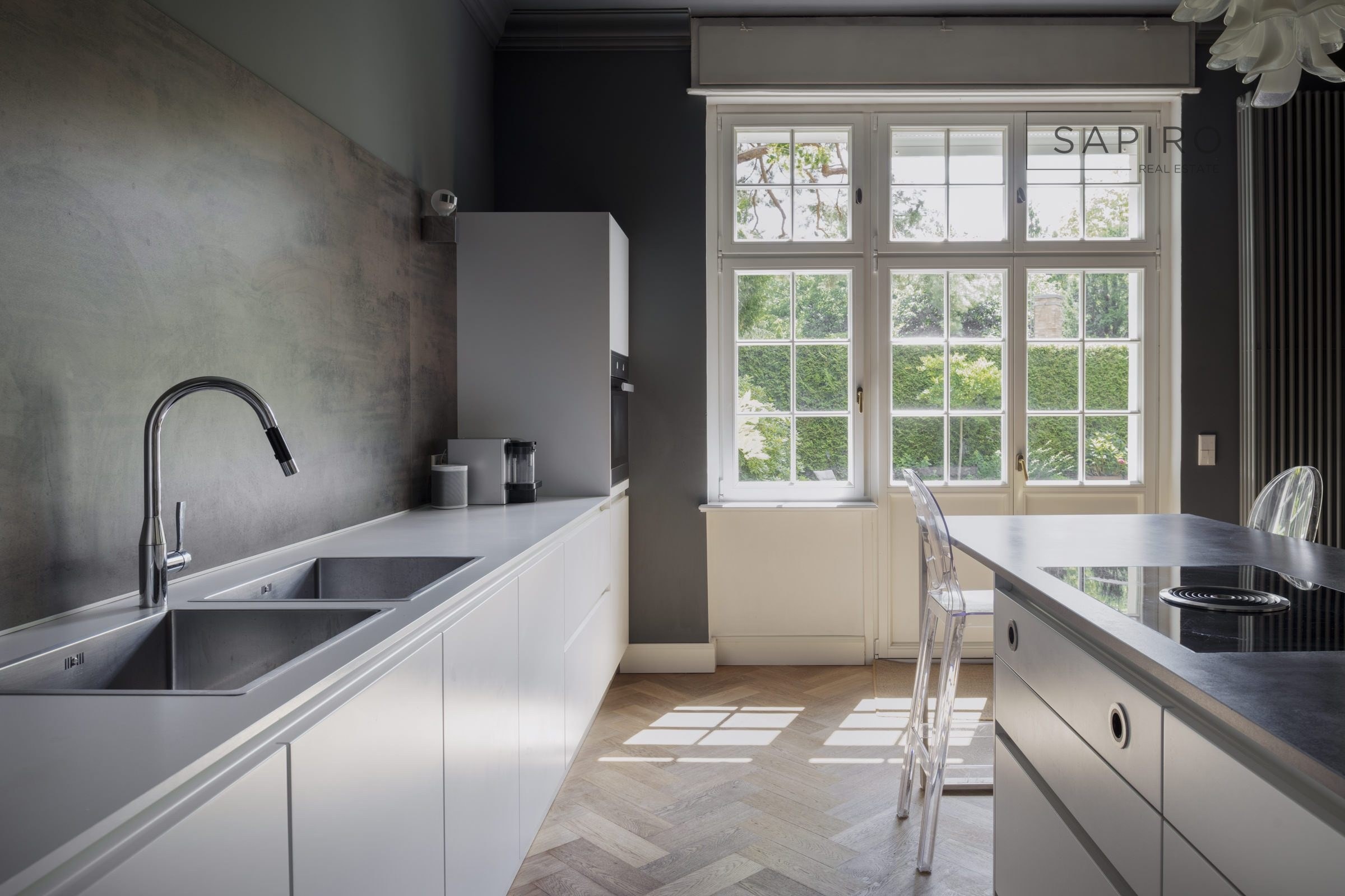 REPRÄSENTATIVE VILLA MIT STUCK, HOHEN DECKEN UND BESONDEREM CHARAKTER IN BERLIN-NIKOLASSEE — 9